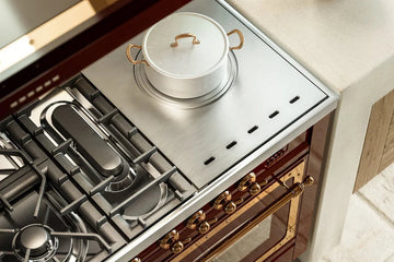 milano range cooker hob with pan