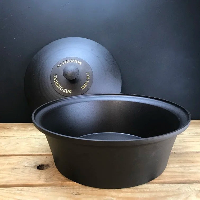 netherton foundry iron casserole pot
