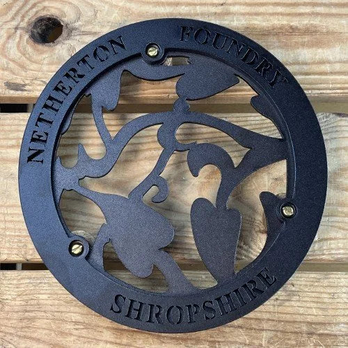 netherton foundry arts and crafts iron trivet